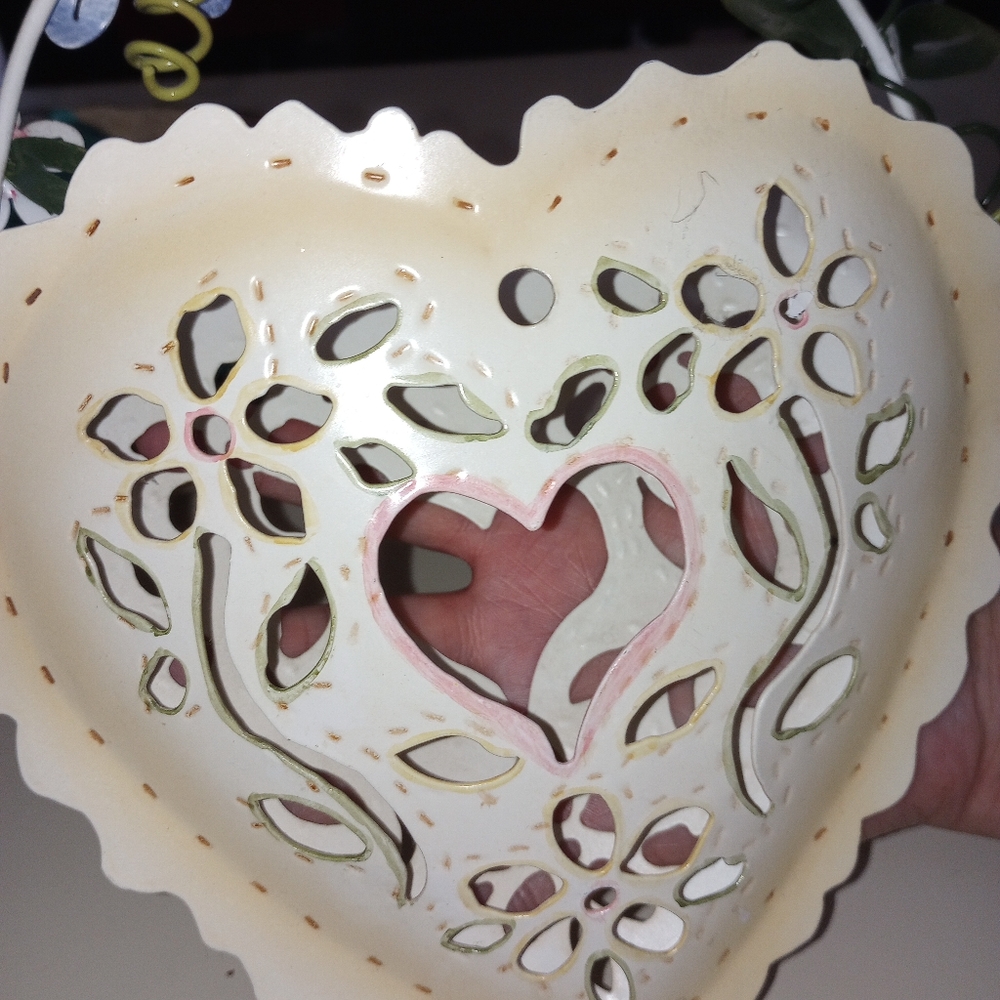 Handcrafted Metal Heart Pocket Wall Hanging Planter